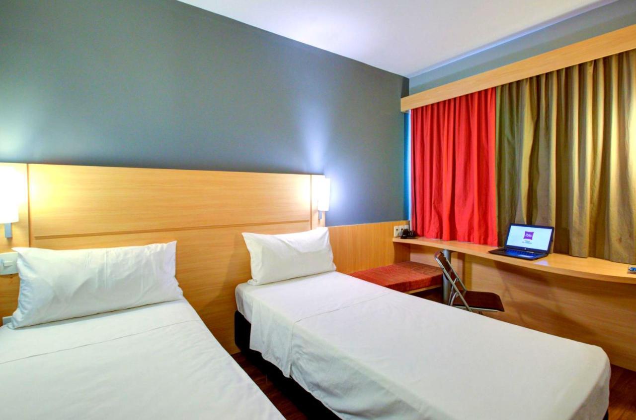 Ibis Vitoria Praia De Camburi Exterior photo