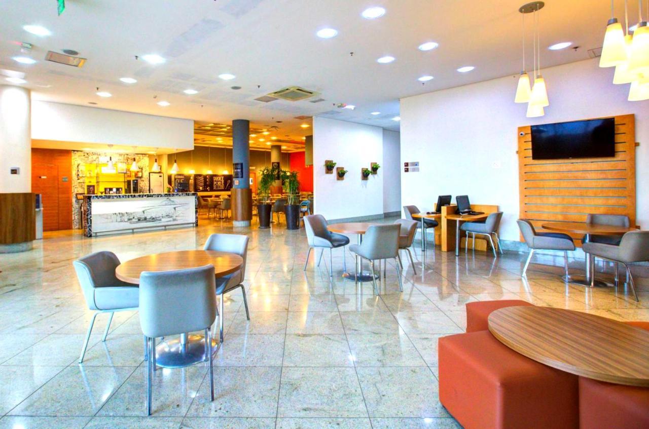 Ibis Vitoria Praia De Camburi Exterior photo