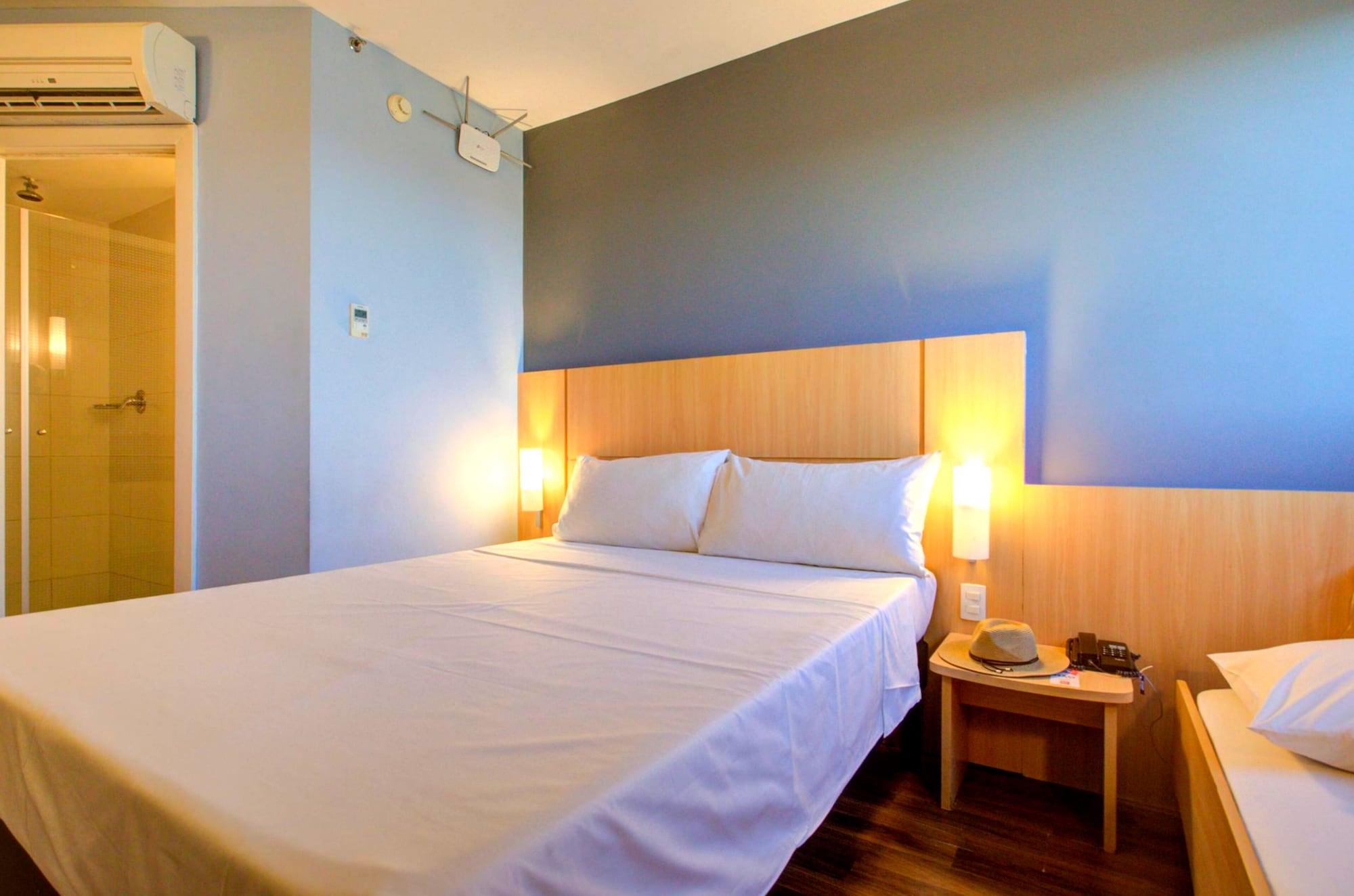 Ibis Vitoria Praia De Camburi Exterior photo