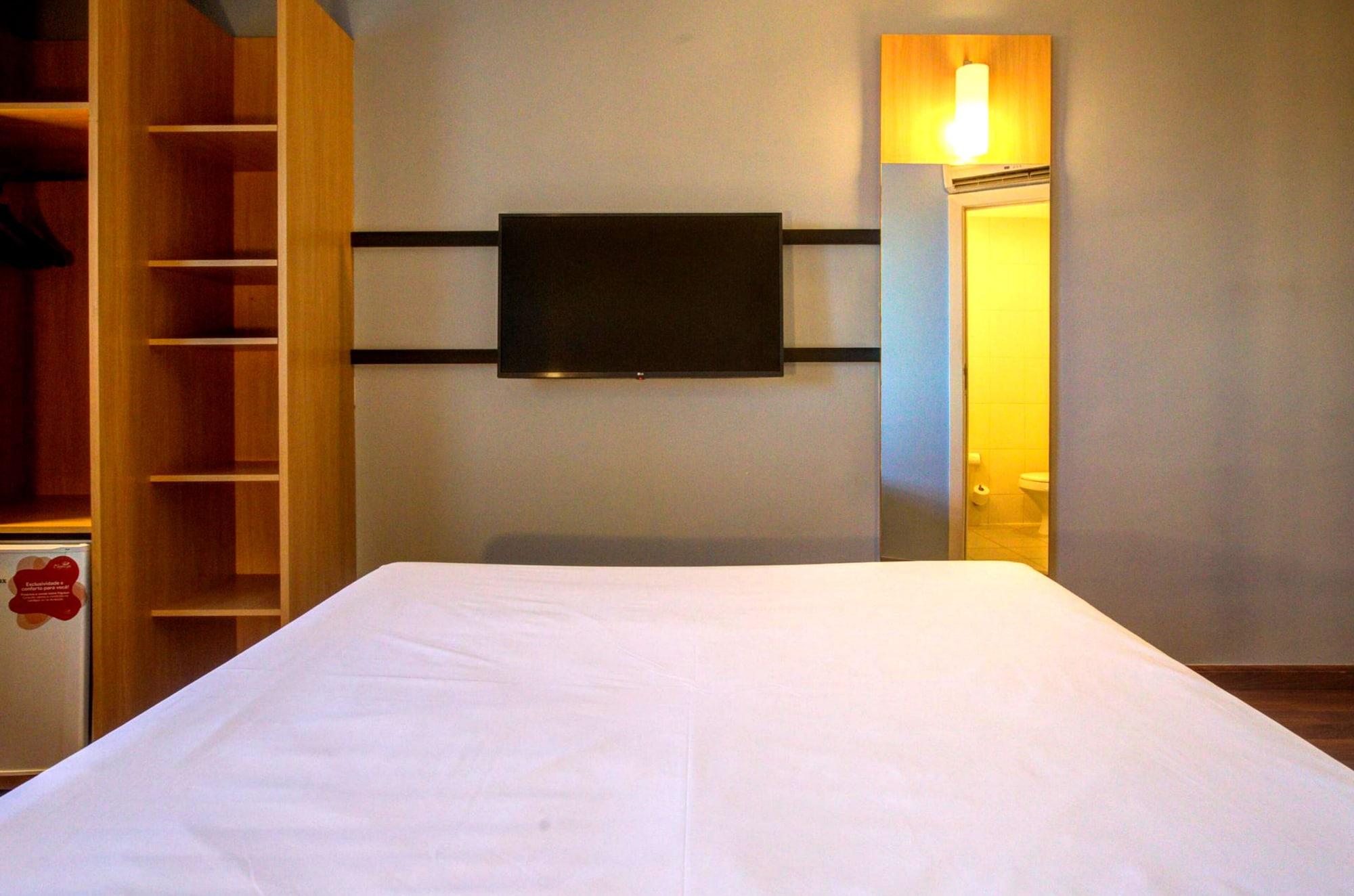 Ibis Vitoria Praia De Camburi Exterior photo