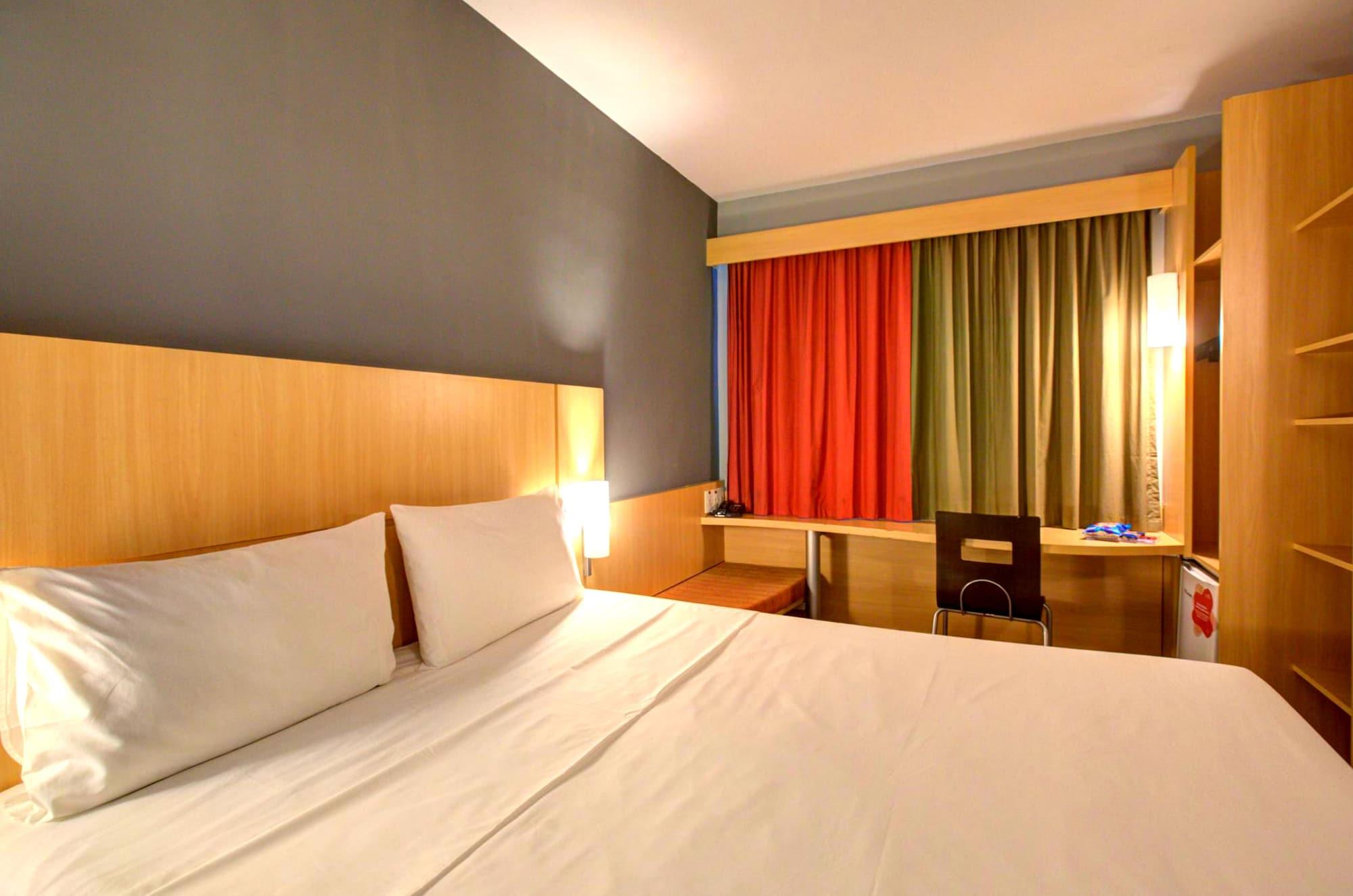 Ibis Vitoria Praia De Camburi Exterior photo