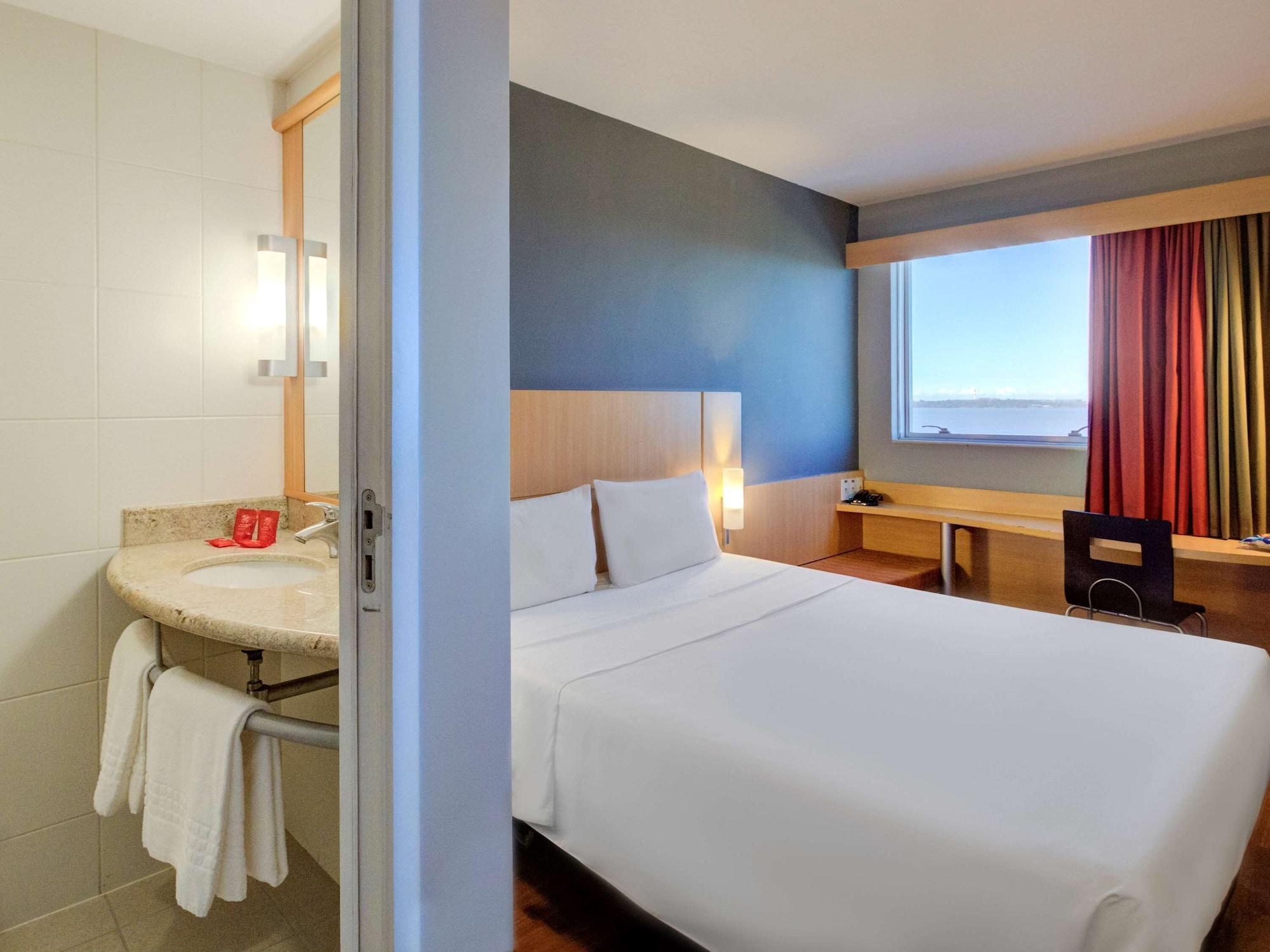 Ibis Vitoria Praia De Camburi Exterior photo