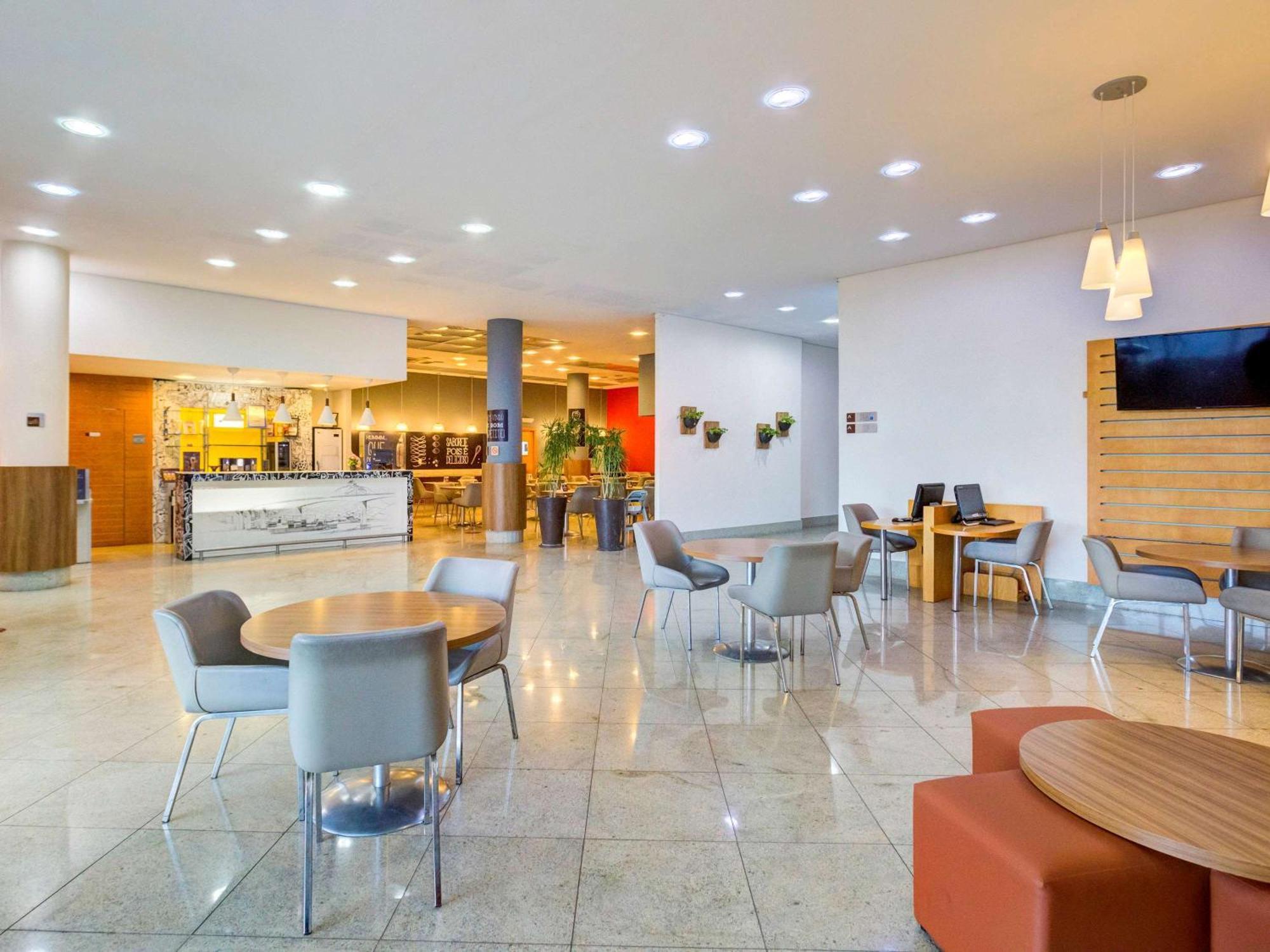 Ibis Vitoria Praia De Camburi Exterior photo
