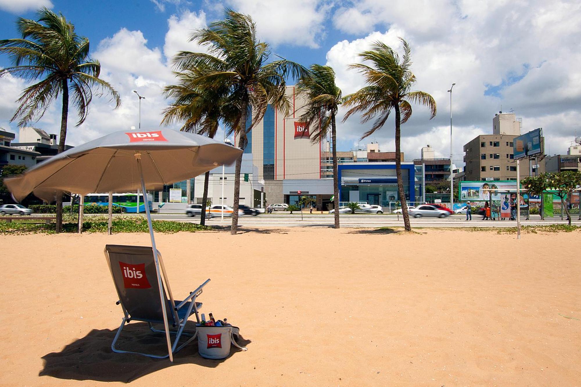 Ibis Vitoria Praia De Camburi Exterior photo